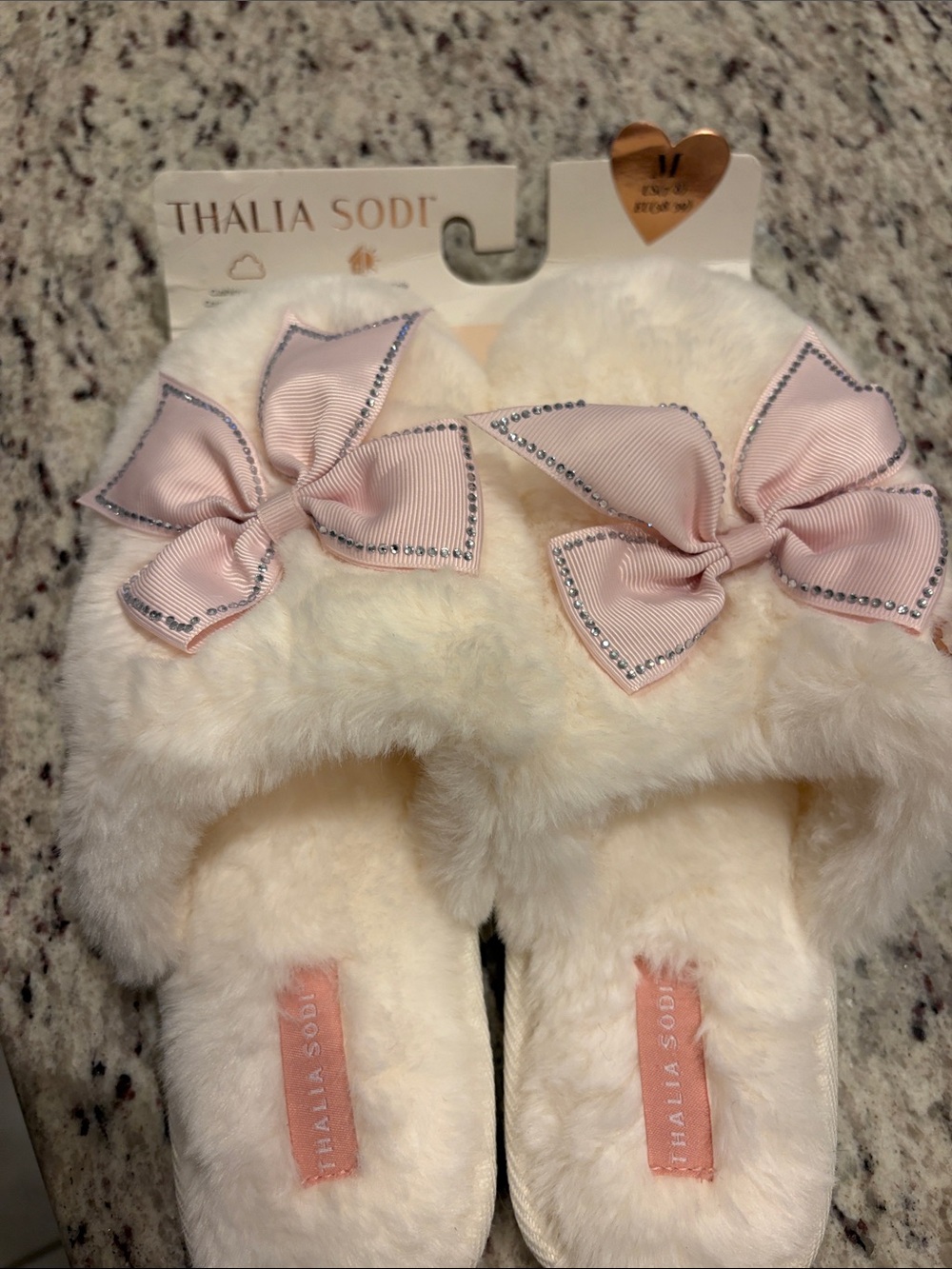 Thalia Sodi Cream Fuzzy Women’s Slippers with Pink Bow Accents Size M (7/8) NWT